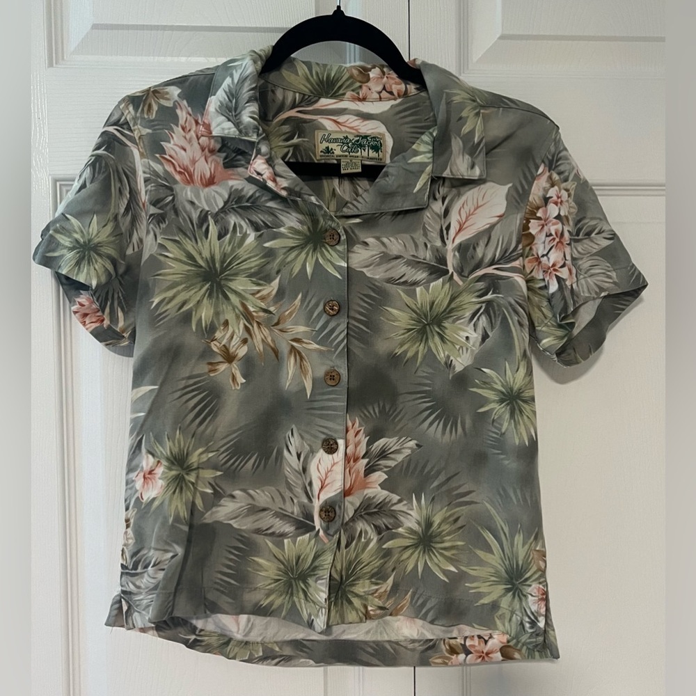 Havana Jack's Cafe Tropical Button Down Short Sleeved Top